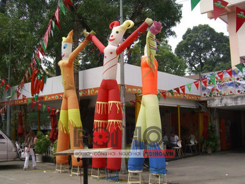 Rối hơi dáng 2 chân, đặc biệt, độc lạ, nhưng không kém phần bắt mắt và sang trọng, thu hút. 1 Roi hoi Nguoi Hoi Quang Cao32
